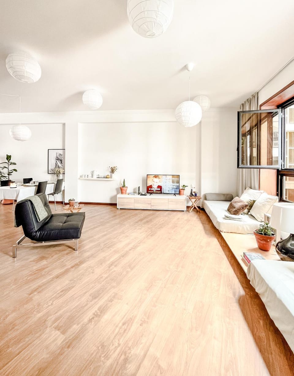 Bed, Living room, Photo of the whole room, Seating area, Bedroom