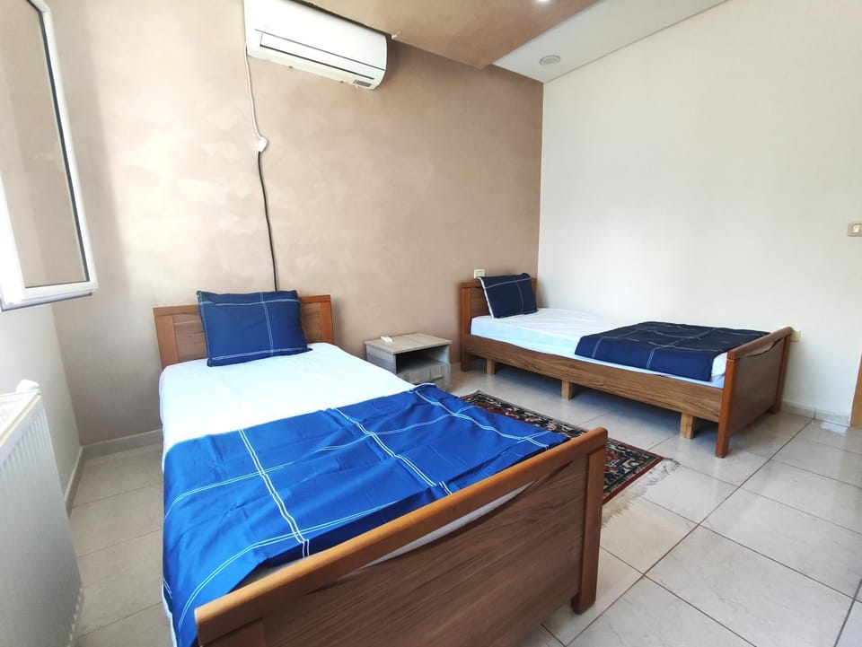 Bedroom, air conditioner
