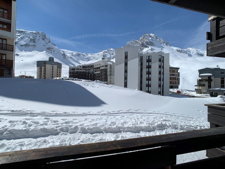 Appartement rénové 6 pers, sur pistes, balcon, animaux et wifi - FR-1-502-395 Apartment in Tignes