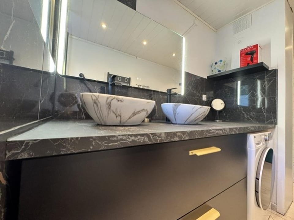 Appartement Confort 3 Pièces, Balcon, Animaux Admis, 8 Pers., Wifi, Pied des Pistes Apartment in Tignes
