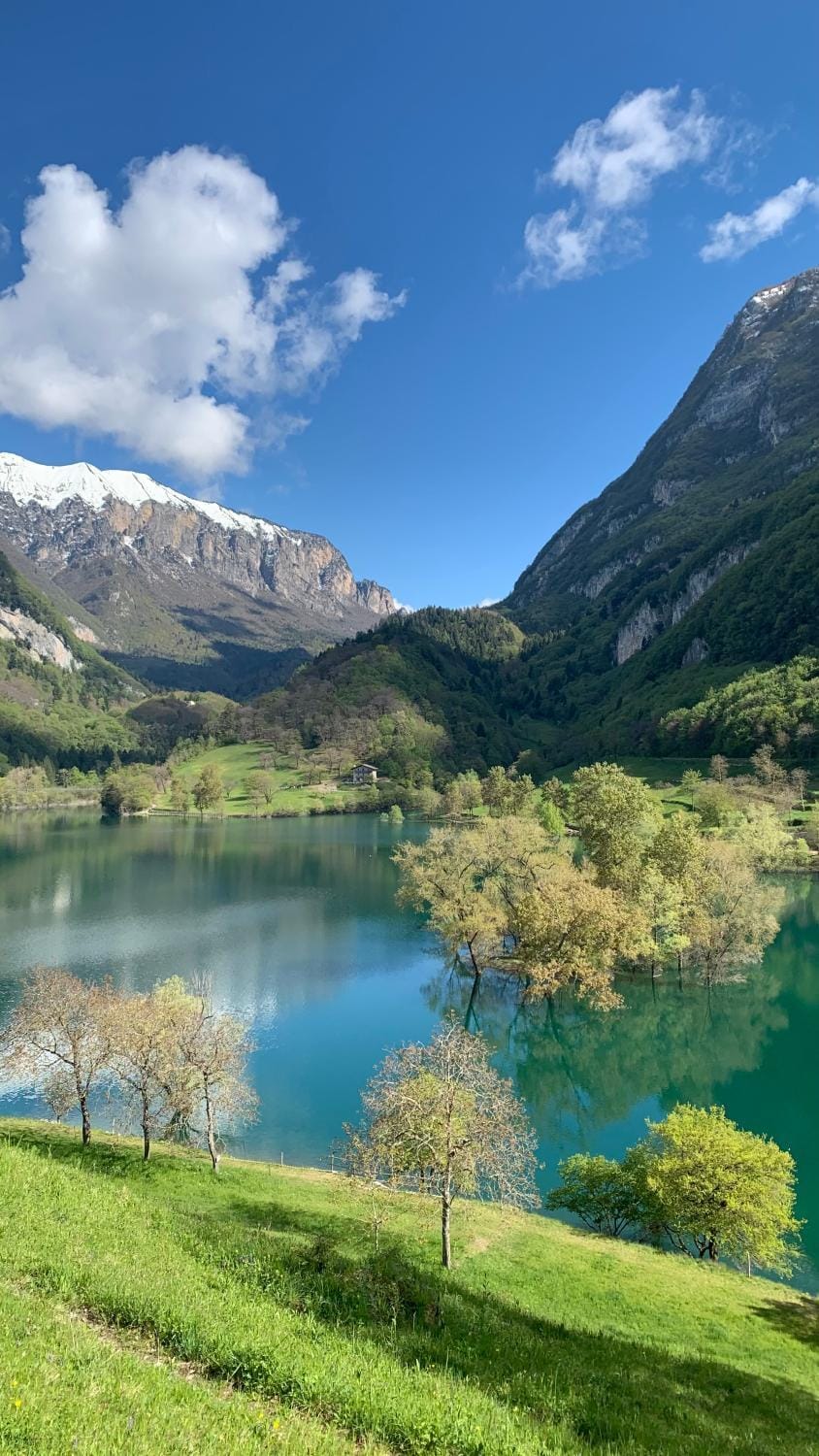 Nearby landmark, Neighbourhood, Natural landscape, Fishing, Hiking, Cycling