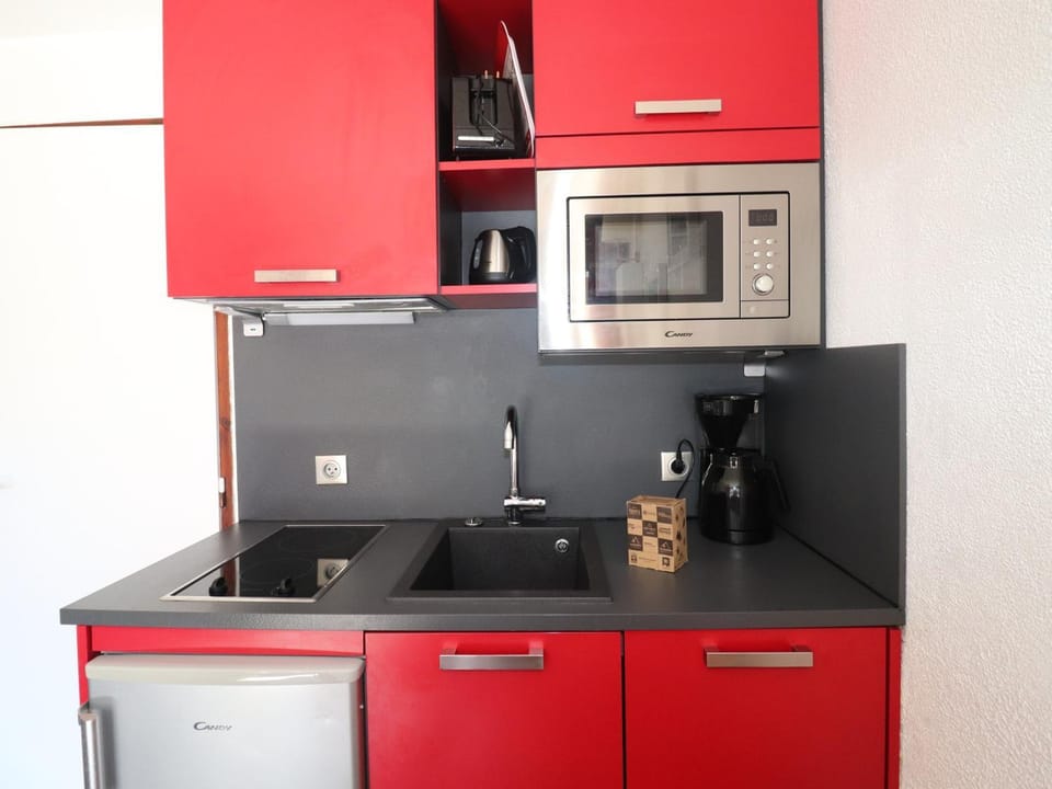 Studio rénové proche pistes et commerces avec balcon - FR-1-502-425 Apartment in Tignes