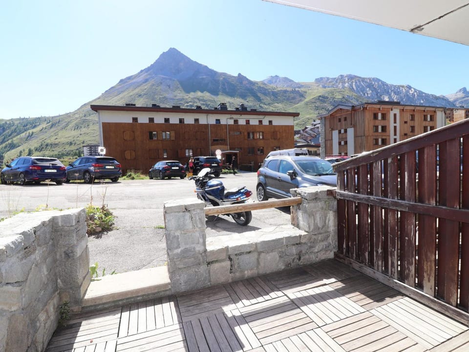 Studio rénové proche pistes et commerces avec balcon - FR-1-502-425 Apartment in Tignes