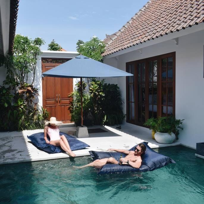 Villa Sintra - 2 BR luxury in tranquil location, walk to beach Villa in Kuta