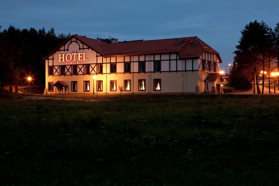 Facade/entrance, Area and facilities