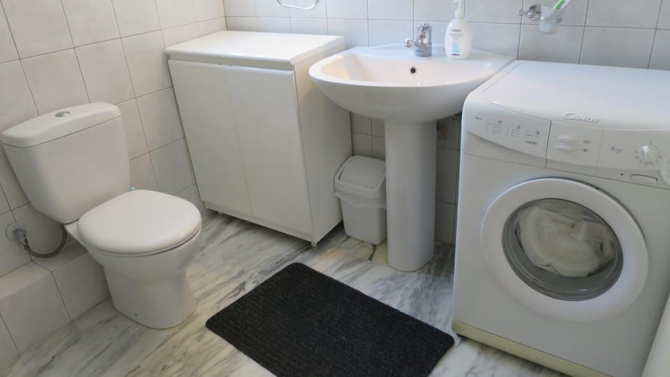 Modern apartment near Acropolis peaceful location. Apartment in Athens