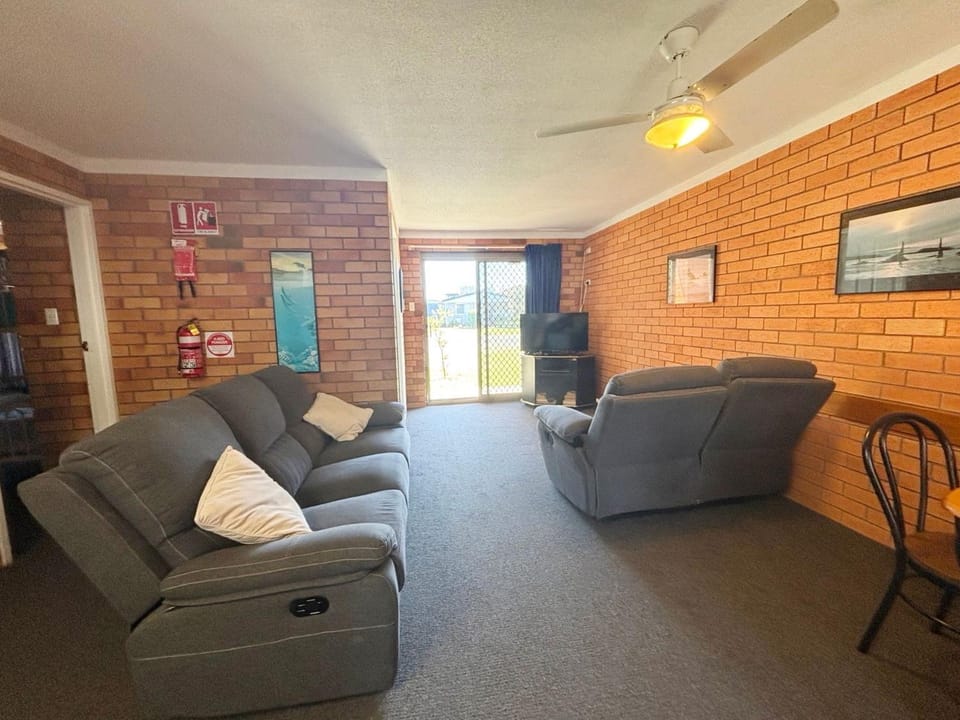Cameo Court 2 - Bring your own linen House in South West Rocks