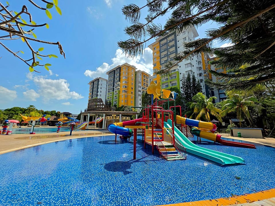 Communal lounge/ TV room, Day, Natural landscape, Children play ground, Aqua park, Evening entertainment, Pool view, Swimming pool, sunbed