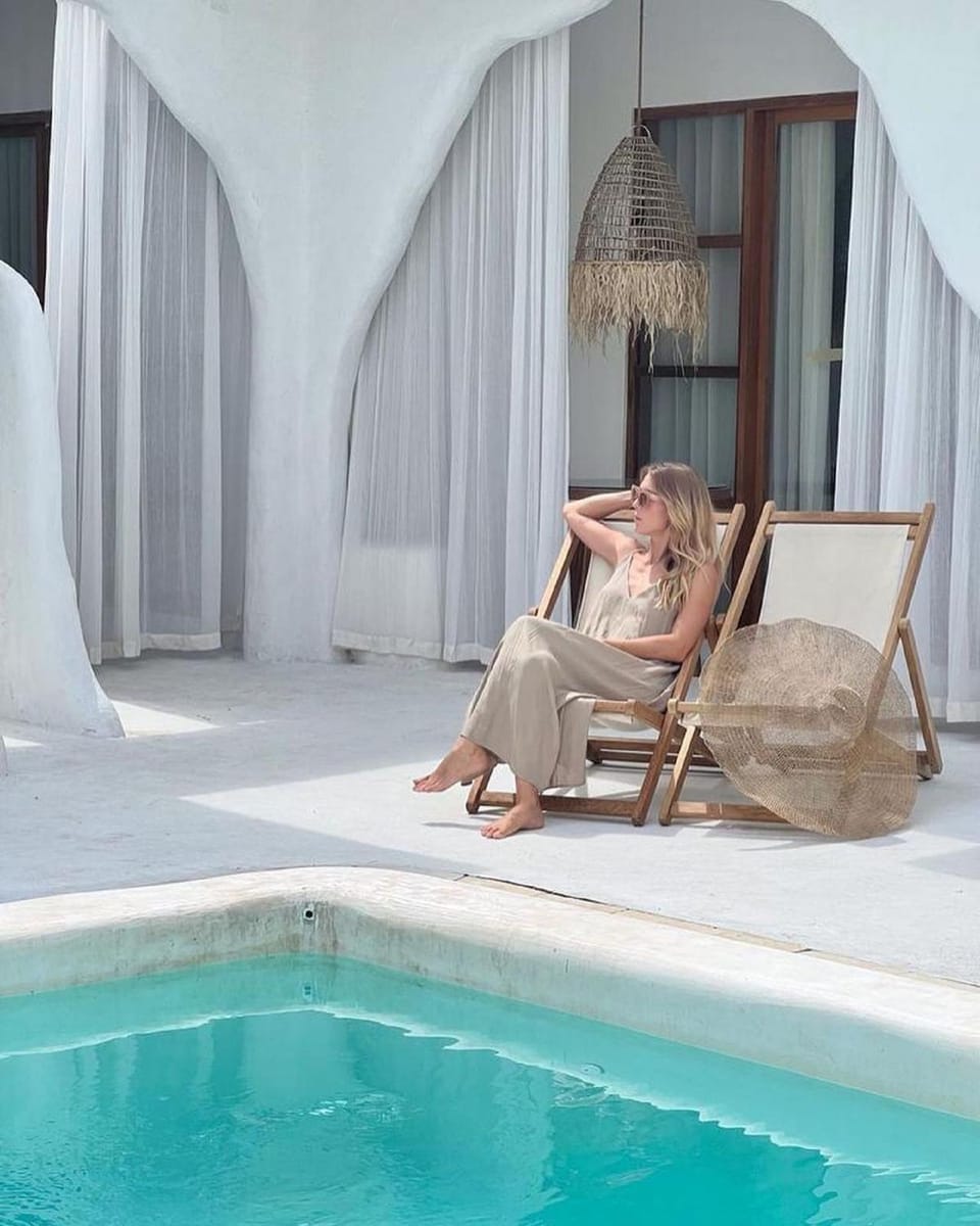 Balcony/Terrace, Swimming pool, sunbed