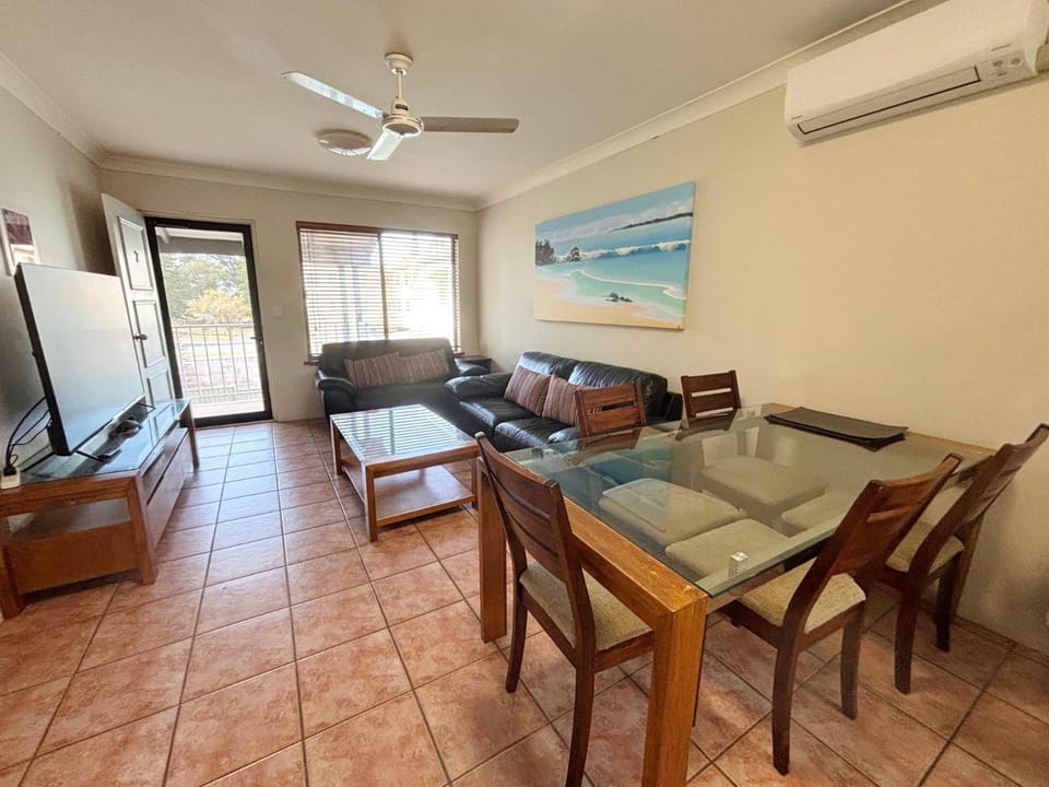 Dunbar Court Unit 7 - Bring your own linen Apartment in South West Rocks