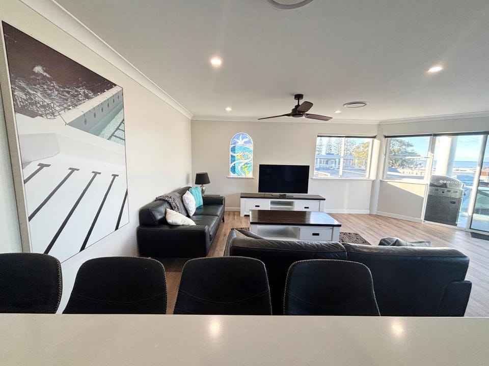 Beach View Penthouse Apartment in South West Rocks