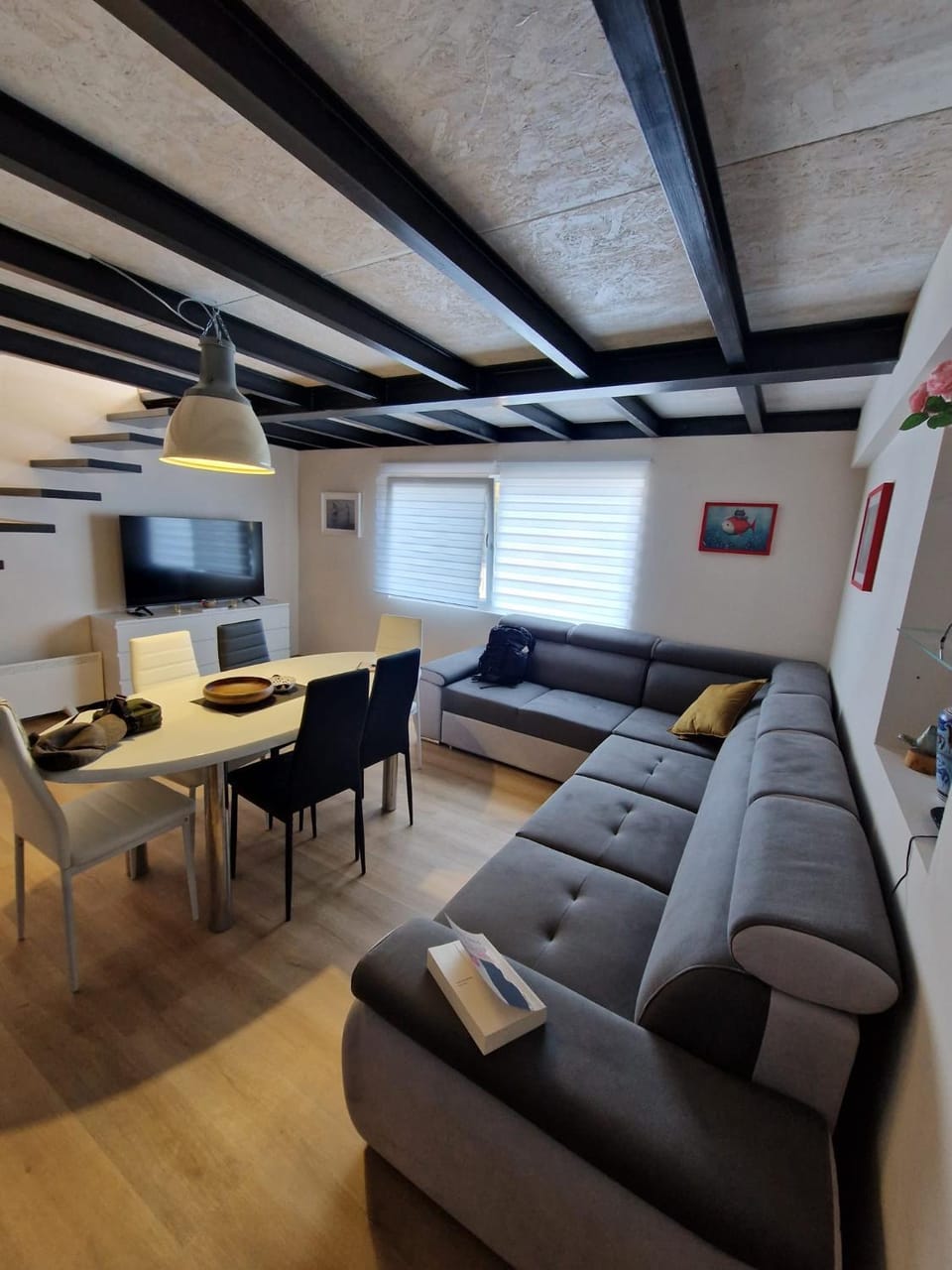 TV and multimedia, Living room, Dining area