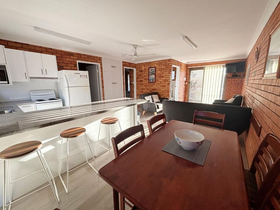 Cameo Court Unit 7 - Bring your own linen Apartment in South West Rocks