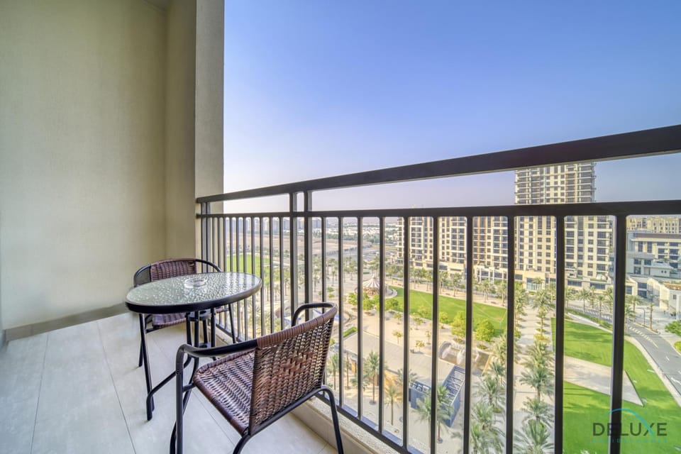 Neighbourhood, Balcony/Terrace, Street view