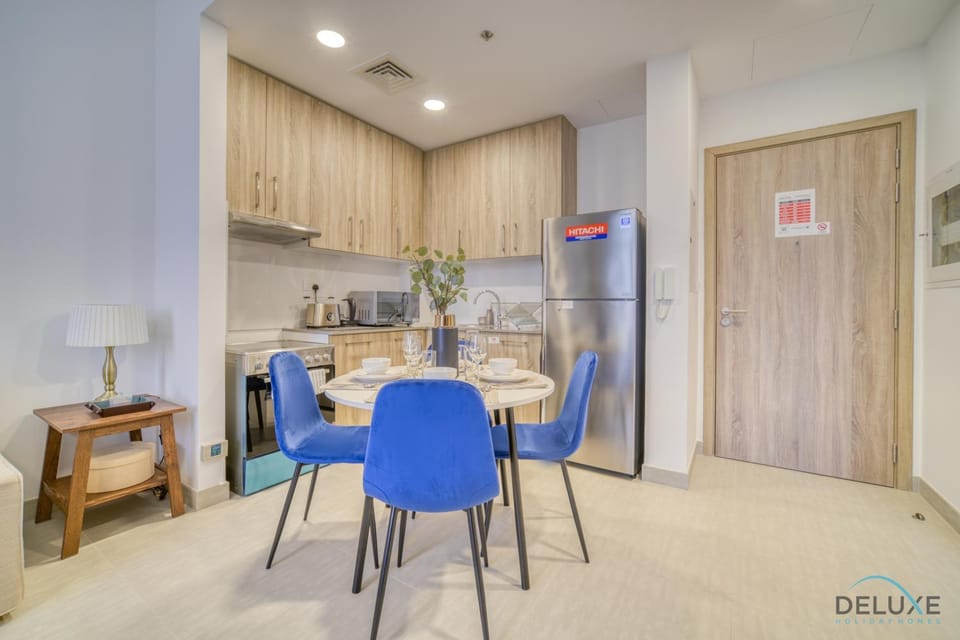 Dining area, kitchen