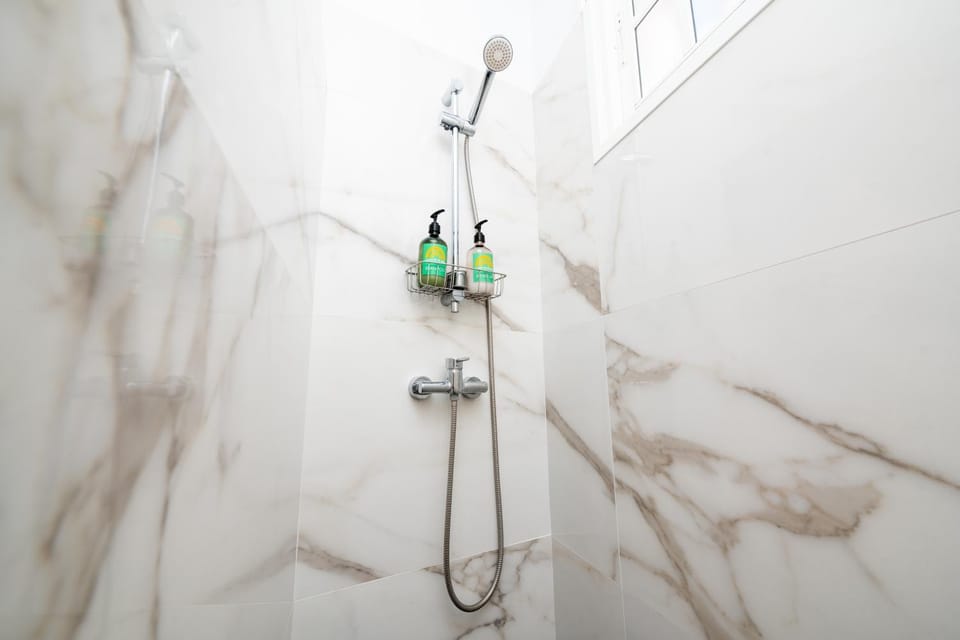 Shower, Decorative detail