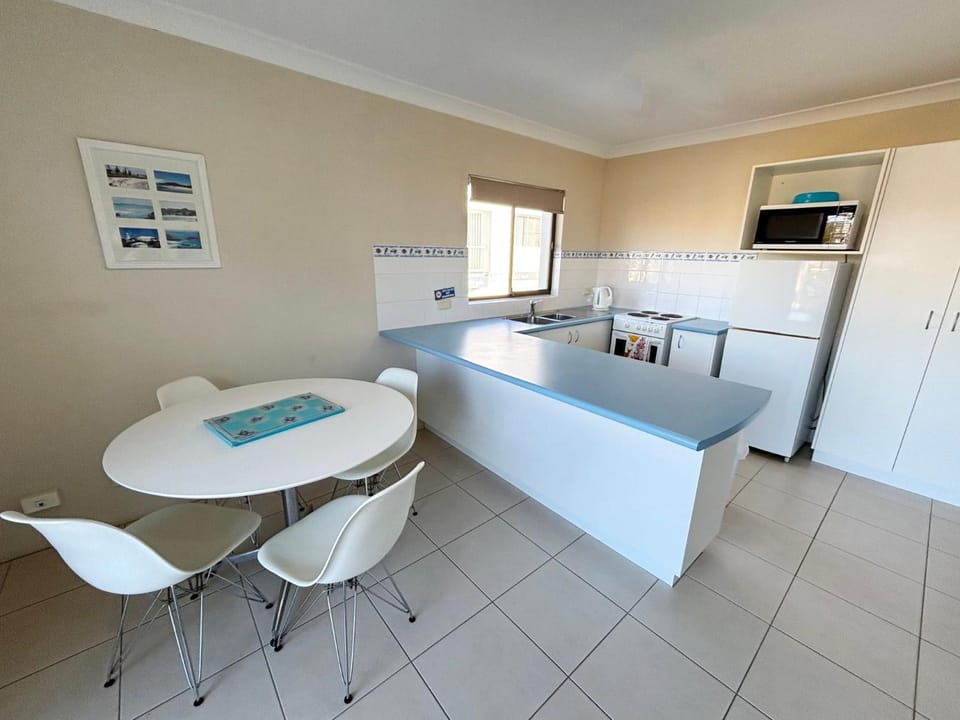 Paragon Apartment 3 - Bring your own linen. Apartment in South West Rocks