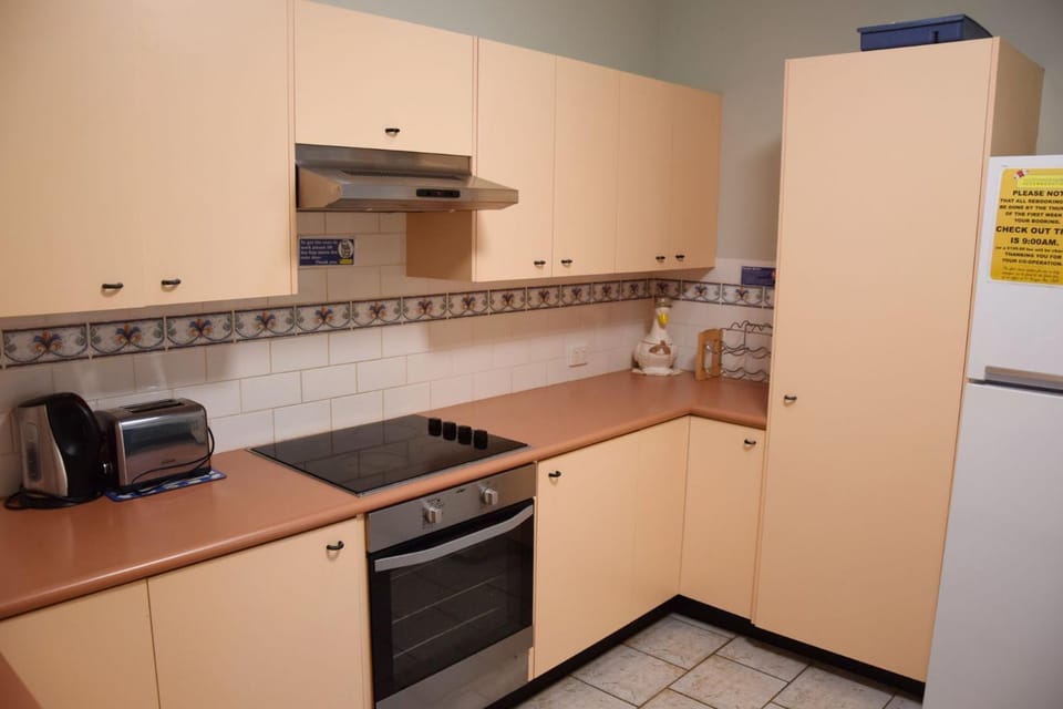 Paragon Apartment 6 - Bring your own linen. Apartment in South West Rocks