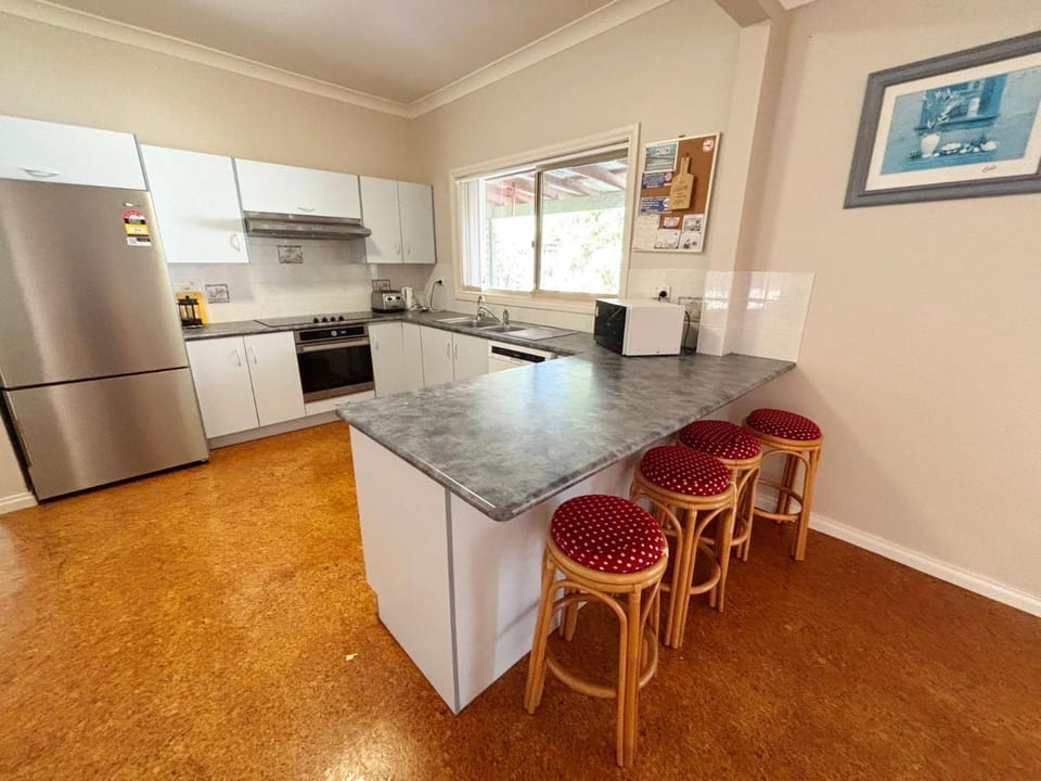 Parkview Lodge - Bring your own linen. Apartment in South West Rocks