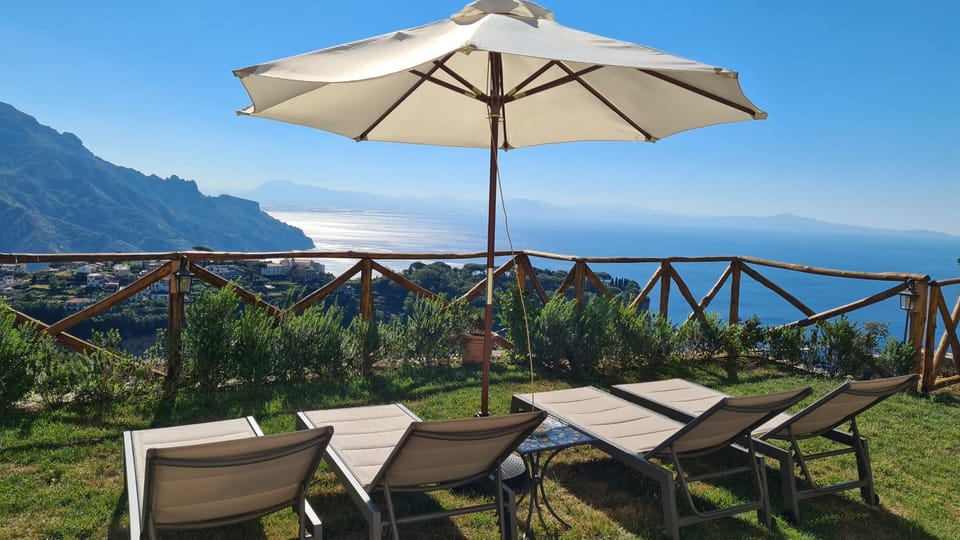 The little tower of Minuta Apartment in Campania
