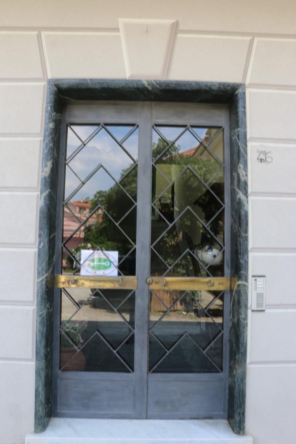 Facade/entrance