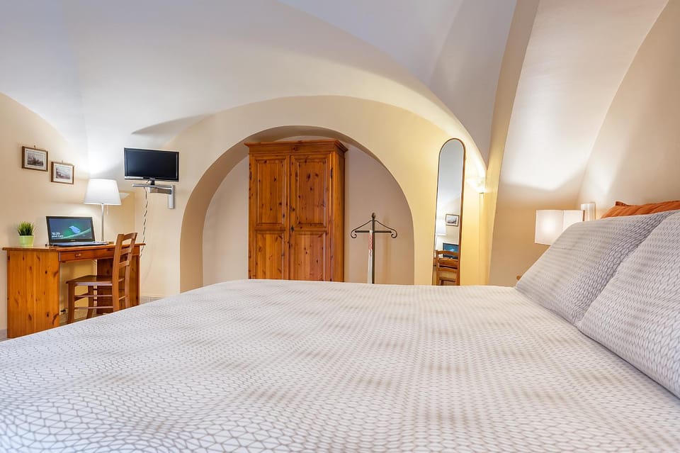 Seating area, Bedroom
