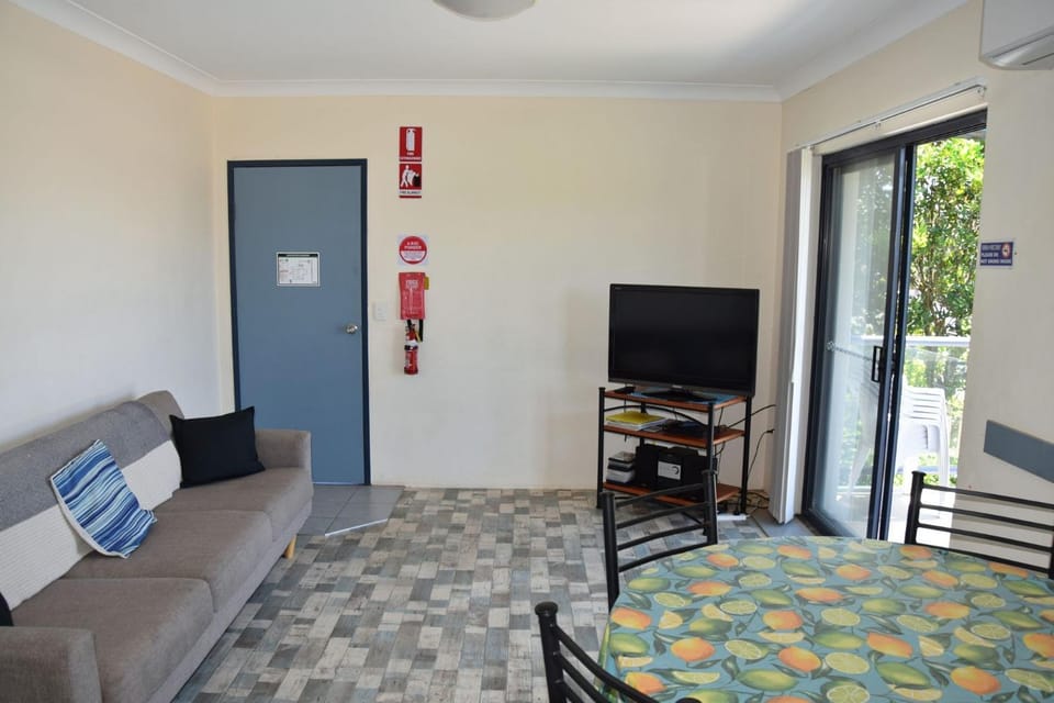 Scape Apartment 5 - Bring your own linen. Apartment in South West Rocks