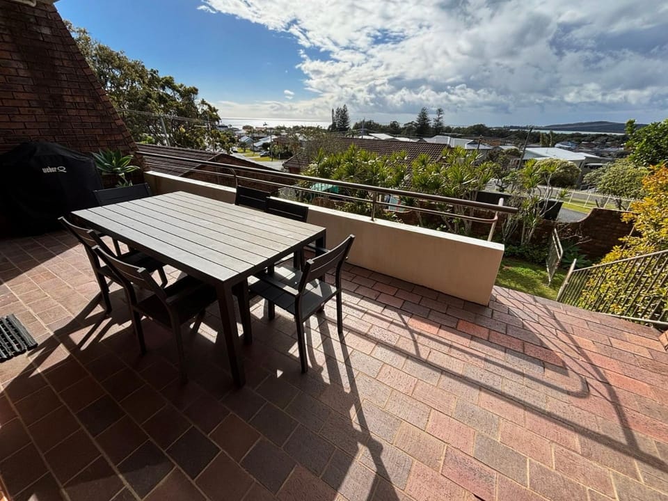 Seaview Townhouse 2 - Bring your own linen. House in South West Rocks