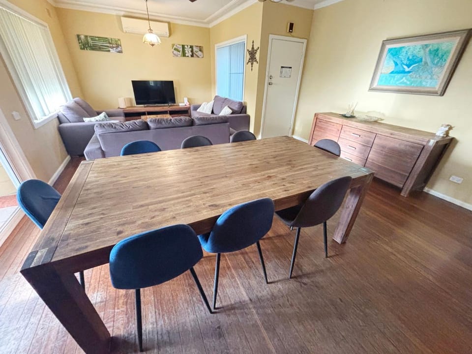 Seamist Cottage - Bring your own linen. House in South West Rocks