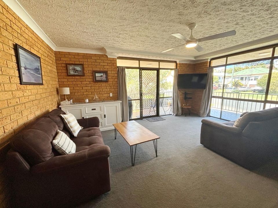 Seacrest 6 - Bring your own linen. Apartment in South West Rocks