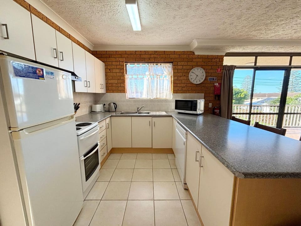 Seacrest Unit 1 - Bring your own linen. Apartment in South West Rocks
