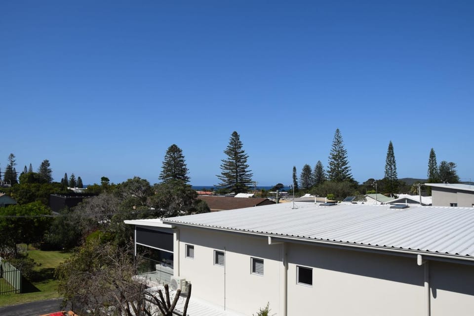 Seacrest Unit 4 - Bring your own linen. Apartment in South West Rocks