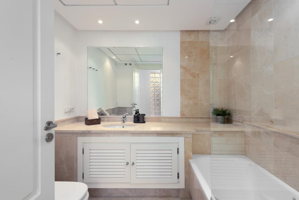 Bathroom, Bath