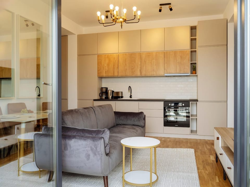 Sunny 2BR Flat - Top Location - Amazing Balcony Apartment in Bucharest