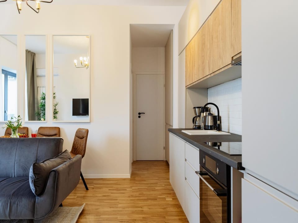 Sunny 2BR Flat - Top Location - Amazing Balcony Apartment in Bucharest