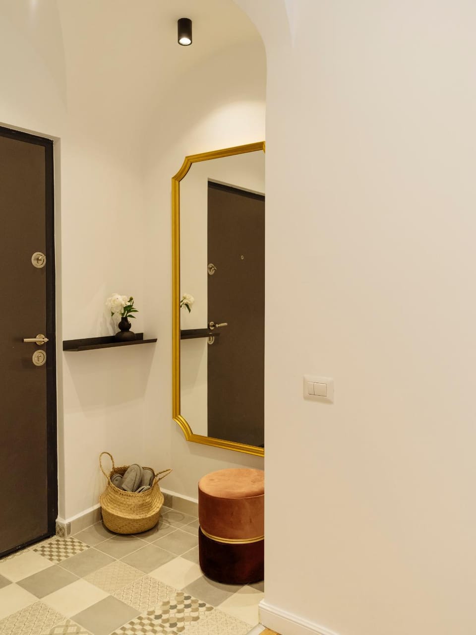 Sunny 3BR Midtown Flat - Amazing View Balcony Apartment in Bucharest