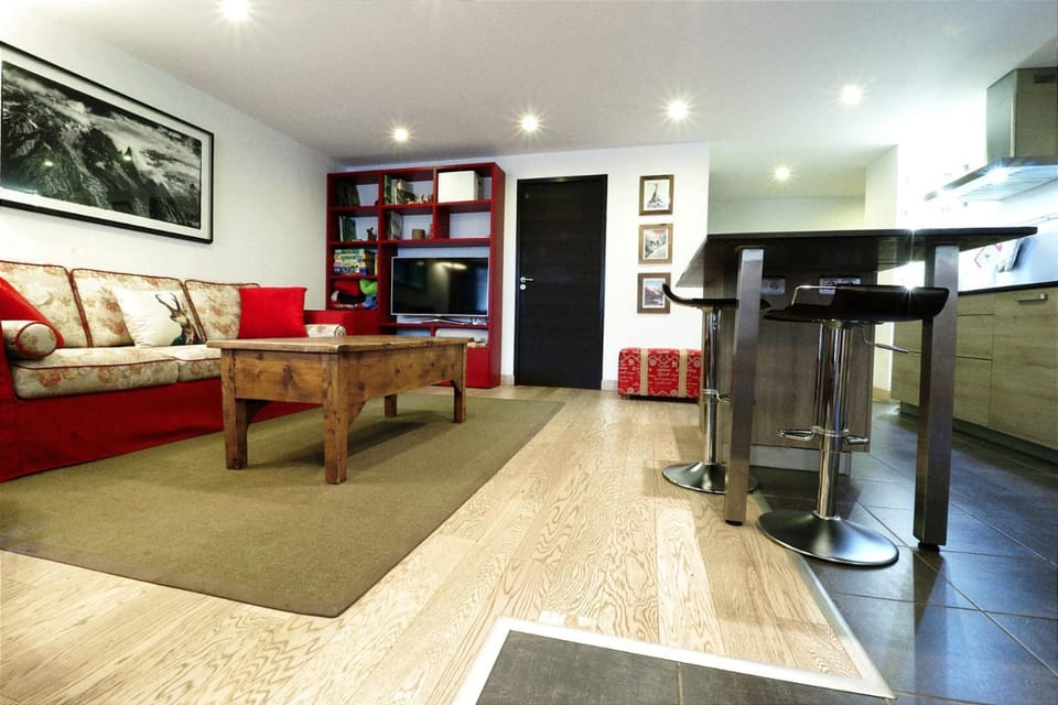 Communal lounge/ TV room, Kitchen or kitchenette