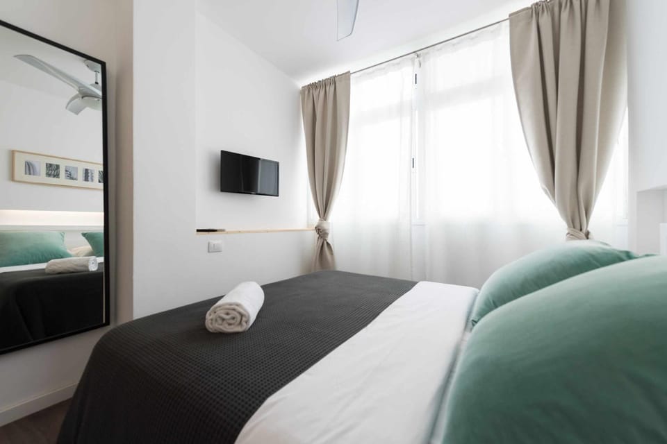 Bed, TV and multimedia