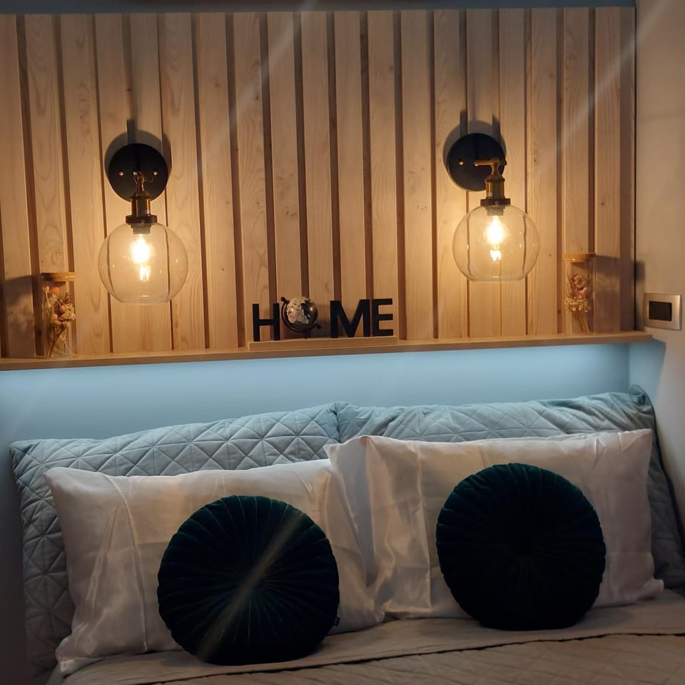HOME in BLACK, designer decorated Apartment in City of Zagreb