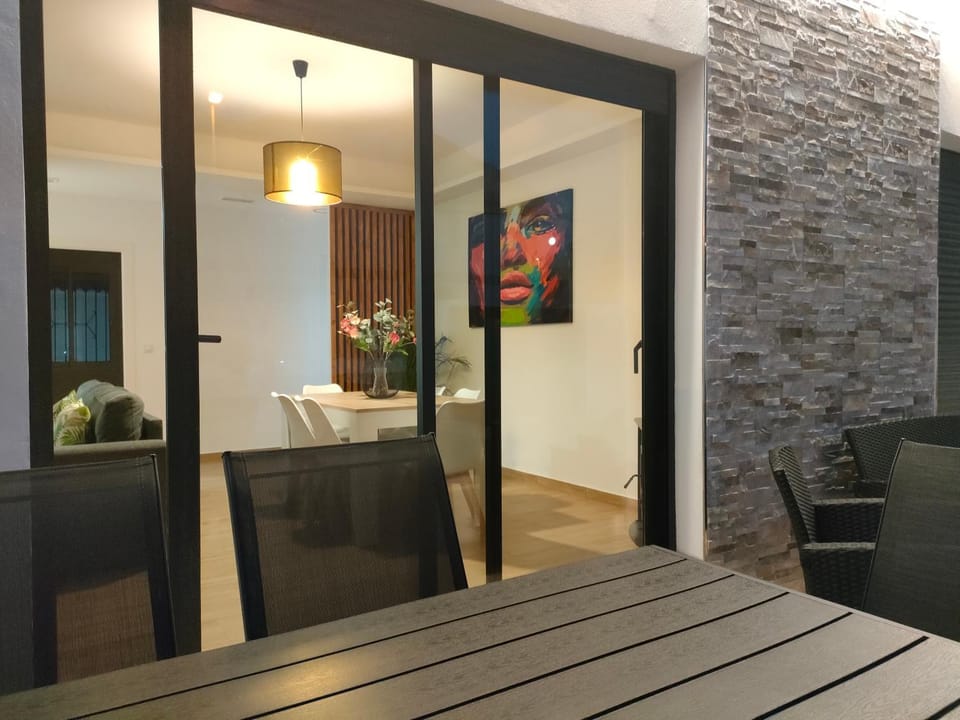 Balcony/Terrace, Dining area, Swimming pool