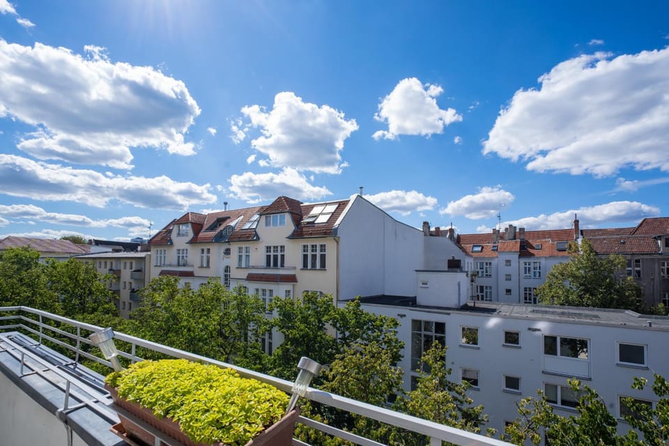 Neighbourhood, Balcony/Terrace, City view, Street view