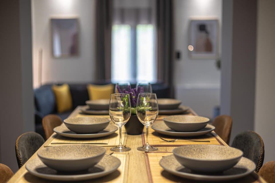 Dining area, kitchen