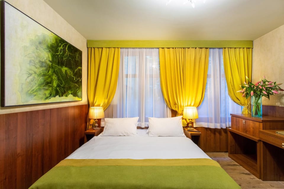 Bed, Photo of the whole room
