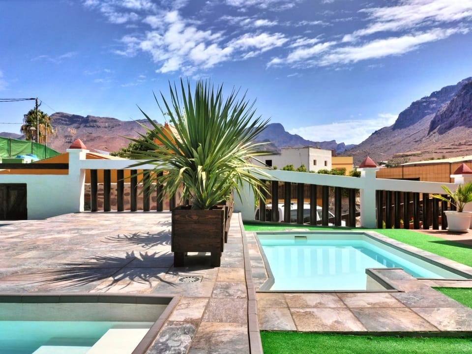 Mountain view, Swimming pool