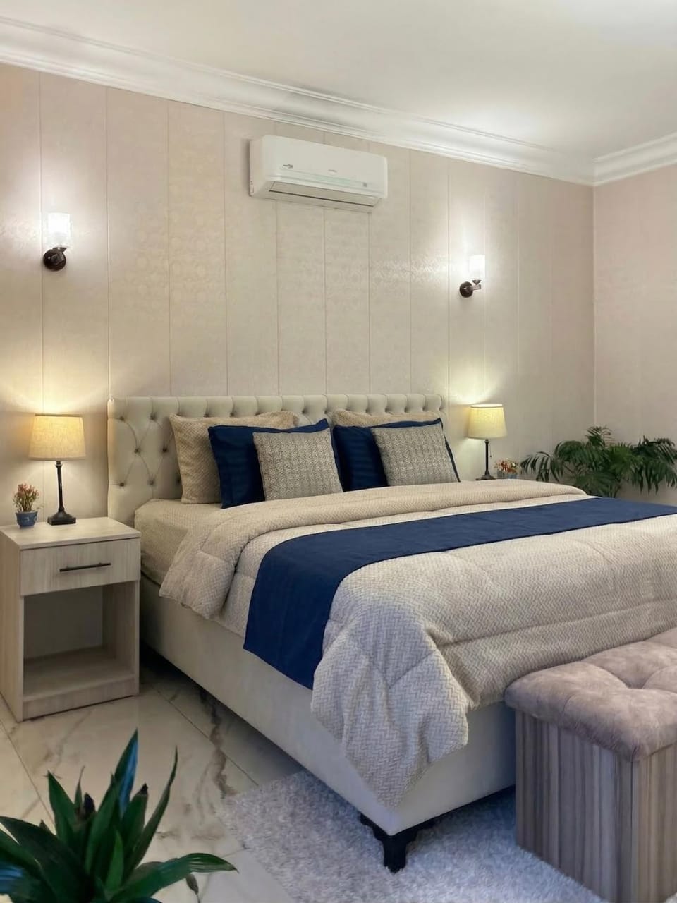 Bed, Photo of the whole room, air conditioner