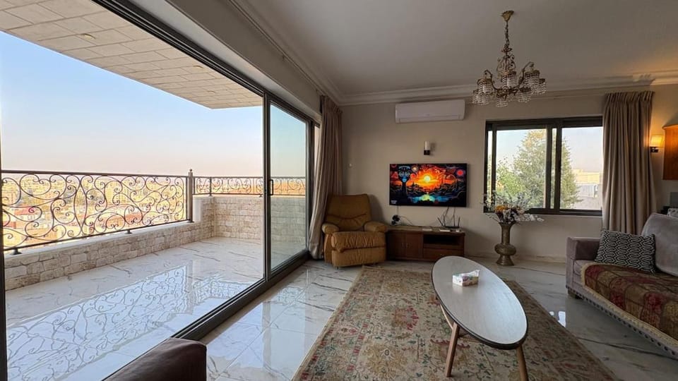 TV and multimedia, Living room, Photo of the whole room, air conditioner