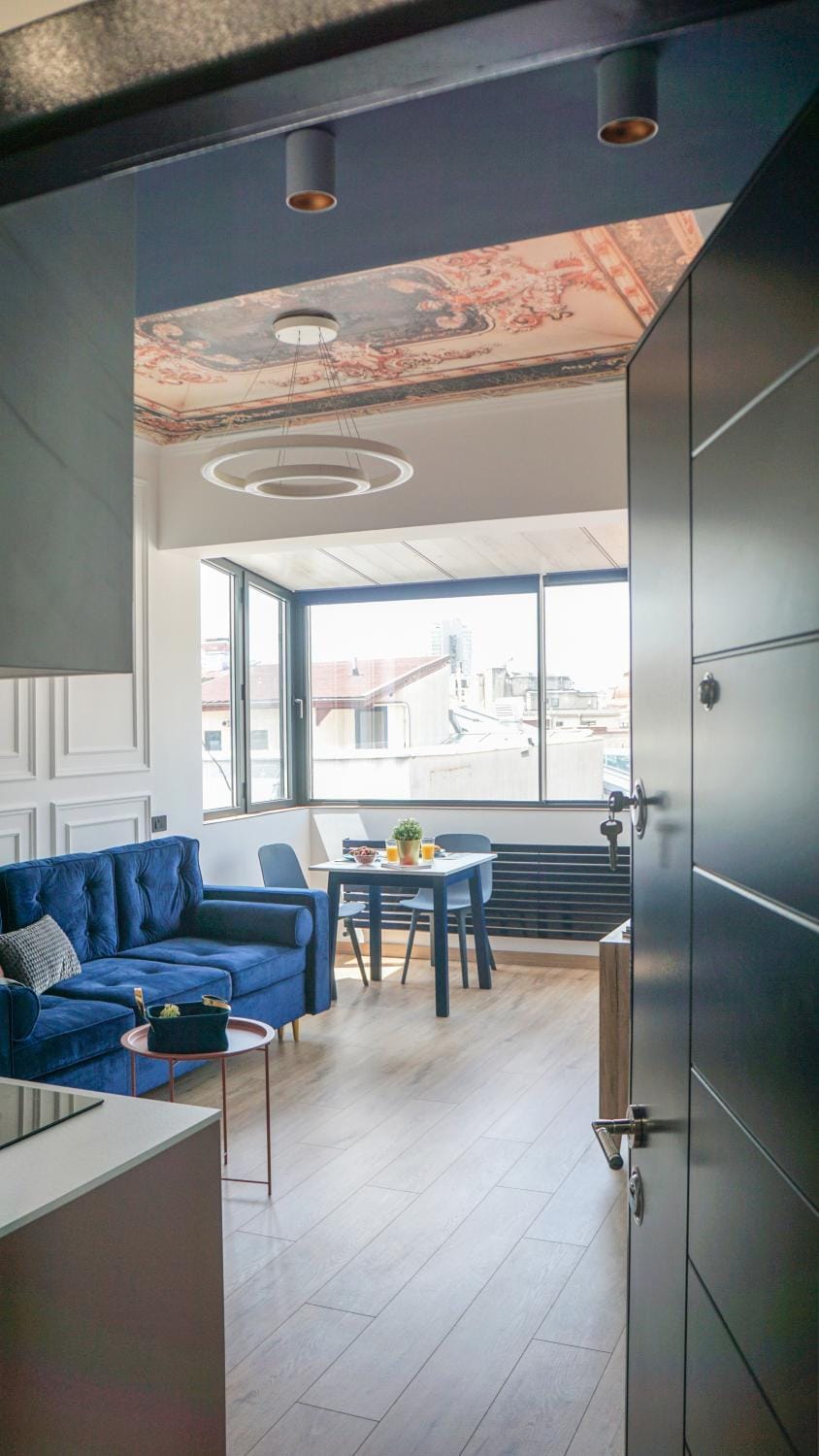Blue Sunnyside Studio - Central Location Apartment in Bucharest