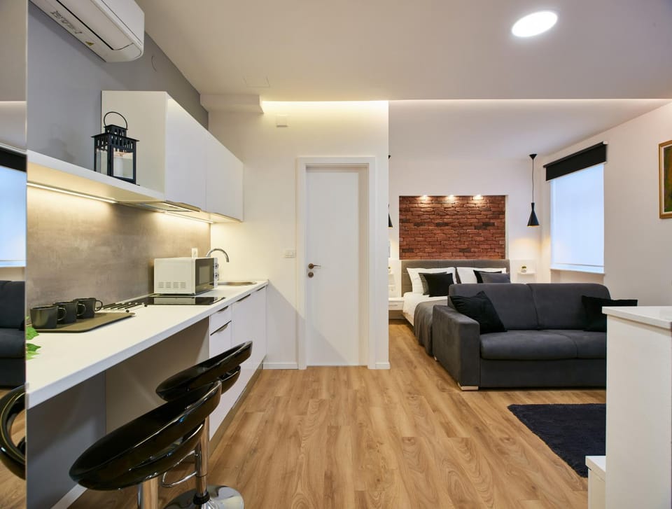 Kitchen or kitchenette, Living room, Dining area