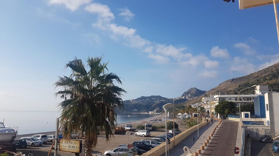 Nearby landmark, Restaurant/places to eat, Neighbourhood, Natural landscape, Beach, City view, Mountain view, Street view, Supermarket/grocery shop