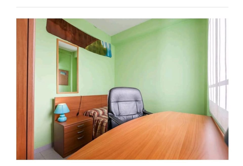 PISO CON BUENA RED WIFFI FIBRA ÓPTICA Alquiler de habitaciones Vacation rental in Seville